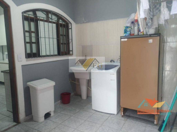 Imagem Casa com 3 Quartos à Venda, 212 m² em Centro - Caraguatatuba