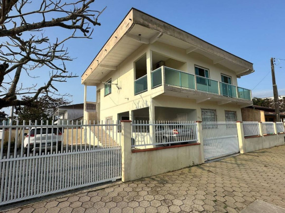 Imagem Casa com 6 Quartos à Venda, 200 m² em Centro - Balneário Barra Do Sul Imagem Casa com 6 Quartos à Venda, 200 m² em Centro - Balneário Barra Do Sul