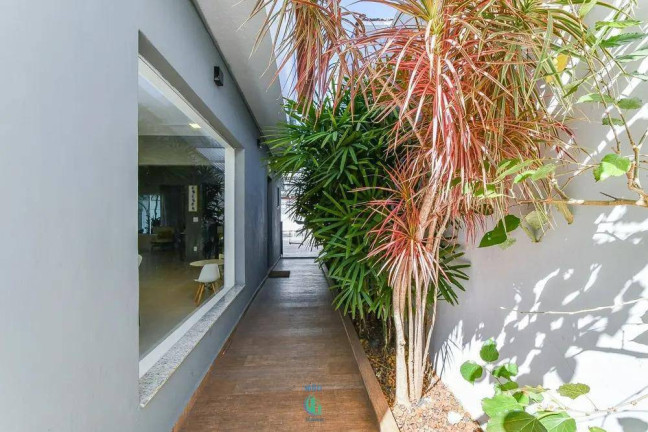Imagem Casa com 4 Quartos à Venda, 240 m² Imagem Casa com 4 Quartos à Venda, 240 m²