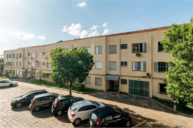 Imagem Imóvel com 2 Quartos à Venda,  em Passo Da Areia - Porto Alegre
