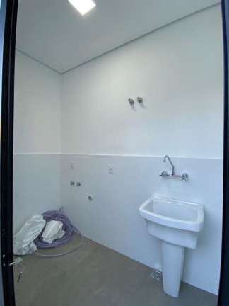 Imagem Imóvel com 3 Quartos à Venda, 166 m² Imagem Imóvel com 3 Quartos à Venda, 166 m²
