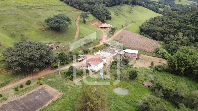 Imagem Imóvel com 4 Quartos à Venda, 120 m² em Santana De Caldas - Caldas Imagem Imóvel com 4 Quartos à Venda, 120 m² em Santana De Caldas - Caldas