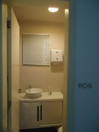 Imagem Sala Comercial à Venda ou Locação, 55 m² em Petrópolis - Porto Alegre Imagem Sala Comercial à Venda ou Locação, 55 m² em Petrópolis - Porto Alegre
