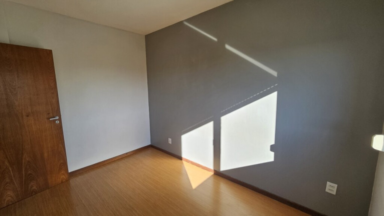Imagem Imóvel com 2 Quartos à Venda,  em Passo Da Areia - Porto Alegre