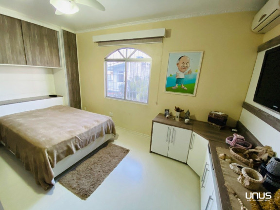 Imagem Casa com 3 Quartos à Venda, 360 m² em Barreiros - São José