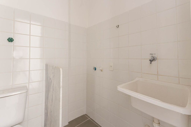 Imagem Imóvel com 1 Quarto à Venda, 30 m² em Copacabana - Rio De Janeiro Imagem Imóvel com 1 Quarto à Venda, 30 m² em Copacabana - Rio De Janeiro