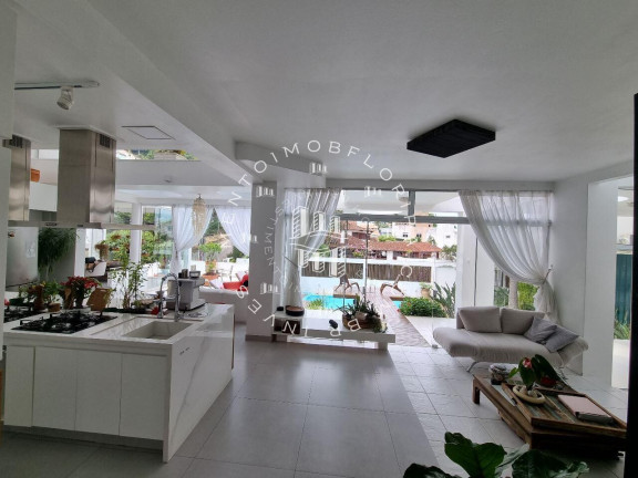 Apartamento com 8 Quartos à Venda, 341 m² em Centro - Florianópolis