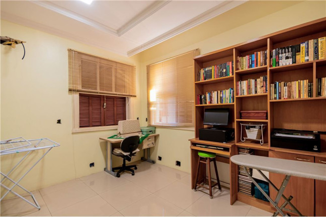 Imagem Apartamento com 3 Quartos à Venda, 94 m² em Petrópolis - Porto Alegre Imagem Apartamento com 3 Quartos à Venda, 94 m² em Petrópolis - Porto Alegre