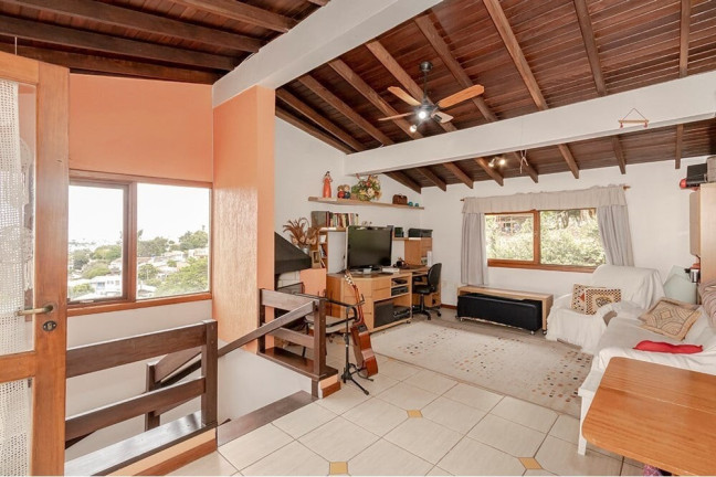 Imagem Casa com 3 Quartos à Venda, 160 m² em Nonoai - Porto Alegre Imagem Casa com 3 Quartos à Venda, 160 m² em Nonoai - Porto Alegre