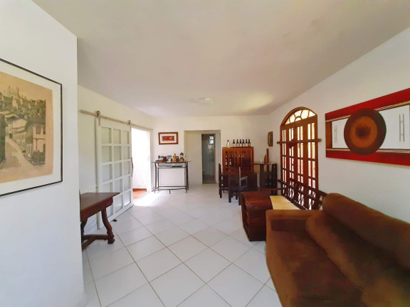 Imagem Imóvel com 3 Quartos à Venda, 390 m²