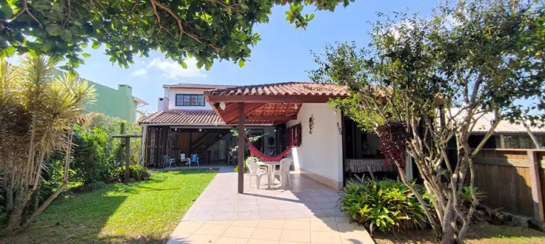 Imagem Casa com 4 Quartos à Venda, 110 m² em Centro - Garopaba Imagem Casa com 4 Quartos à Venda, 110 m² em Centro - Garopaba