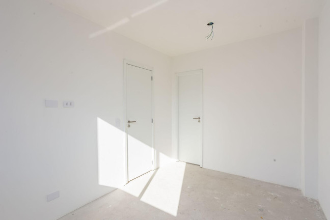 Imagem Kitnet com 1 Quarto à Venda, 29 m² em Centro - Curitiba Imagem Kitnet com 1 Quarto à Venda, 29 m² em Centro - Curitiba