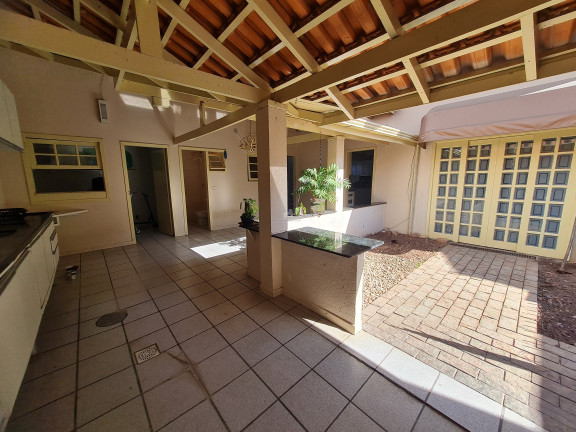 Imagem Casa com 4 Quartos à Venda, 252 m² em Centro - Balneário Camboriú Imagem Casa com 4 Quartos à Venda, 252 m² em Centro - Balneário Camboriú