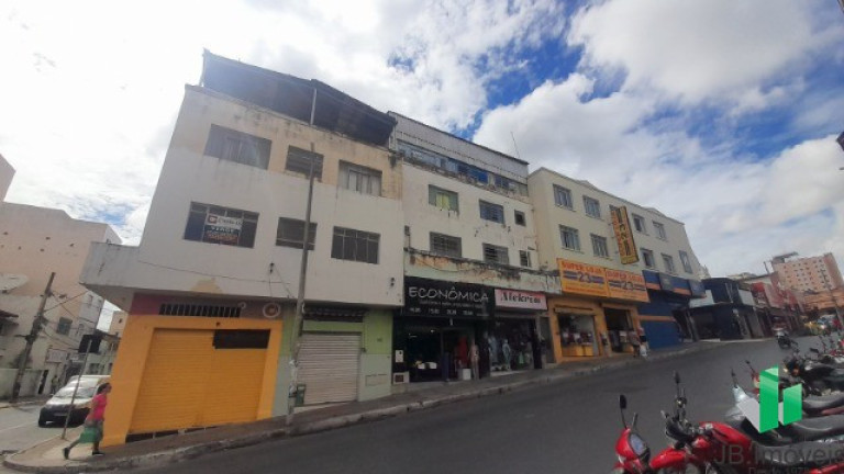 Imagem Imóvel com 4 Quartos à Venda, 120 m² em Centro - Montes Claros Imagem Imóvel com 4 Quartos à Venda, 120 m² em Centro - Montes Claros