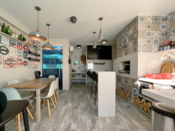 Imagem Casa com 4 Quartos à Venda, 290 m² em Estreito - Florianópolis