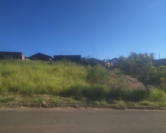 Imagem Terreno à Venda, em Jd. Carolina - Pardinho Imagem Terreno à Venda, em Jd. Carolina - Pardinho