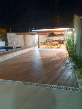 Imagem Casa com 3 Quartos à Venda, 558 m² em São João Batista - Peruíbe Imagem Casa com 3 Quartos à Venda, 558 m² em São João Batista - Peruíbe