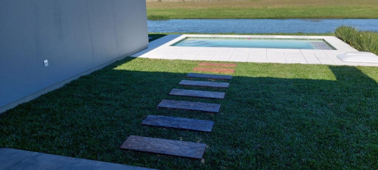 Imagem Casa com 3 Quartos à Venda, 194 m² em Centro - Torres Imagem Casa com 3 Quartos à Venda, 194 m² em Centro - Torres