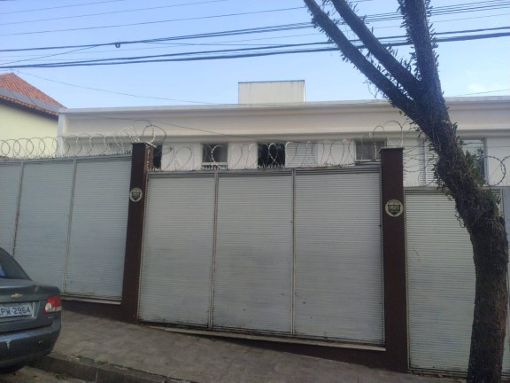 Casa com 5 Quartos à Venda, 970 m² em Mangabeiras - Belo Horizonte