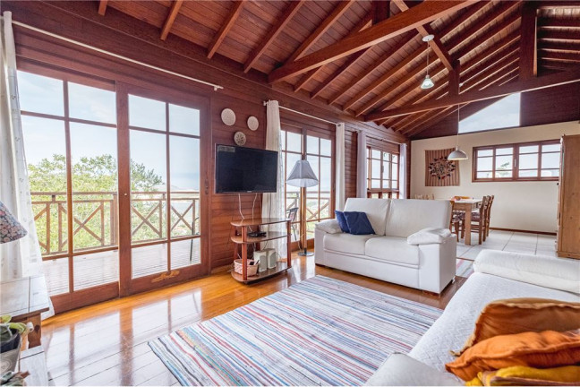Imagem Casa com 3 Quartos à Venda, em Lagoa Da Conceição - Florianópolis Imagem Casa com 3 Quartos à Venda, em Lagoa Da Conceição - Florianópolis