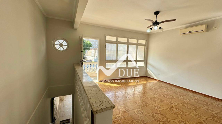 Imagem Casa com 3 Quartos à Venda, 142 m² em Encruzilhada - Santos Imagem Casa com 3 Quartos à Venda, 142 m² em Encruzilhada - Santos