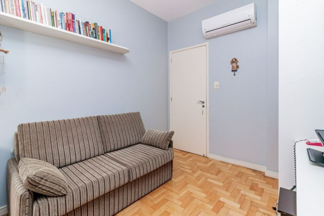 Imagem Apartamento com 3 Quartos à Venda, 110 m² em Moinhos De Vento - Porto Alegre Imagem Apartamento com 3 Quartos à Venda, 110 m² em Moinhos De Vento - Porto Alegre