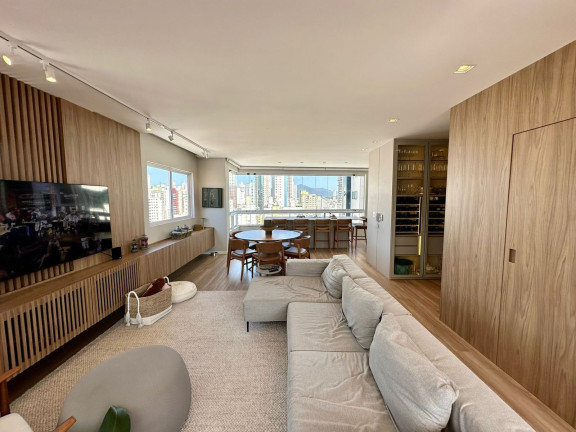 Imagem Cobertura com 4 Quartos à Venda, 240 m² em Centro - Balneário Camboriú Imagem Cobertura com 4 Quartos à Venda, 240 m² em Centro - Balneário Camboriú