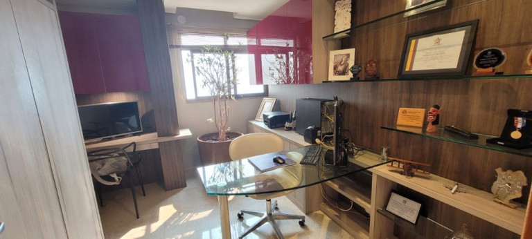 Imagem Apartamento com 3 Quartos à Venda, 206 m² em Menino Deus - Porto Alegre Imagem Apartamento com 3 Quartos à Venda, 206 m² em Menino Deus - Porto Alegre