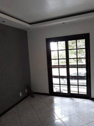 Imagem Casa com 2 Quartos à Venda, 76 m² em Santa Bárbara - Niterói Imagem Casa com 2 Quartos à Venda, 76 m² em Santa Bárbara - Niterói