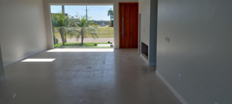 Imagem Casa com 3 Quartos à Venda, 194 m² em Centro - Torres Imagem Casa com 3 Quartos à Venda, 194 m² em Centro - Torres