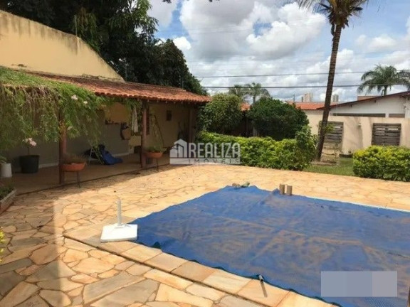 Imagem Casa com 4 Quartos à Venda, 900 m² em Jardim São Bento - Uberaba Imagem Casa com 4 Quartos à Venda, 900 m² em Jardim São Bento - Uberaba