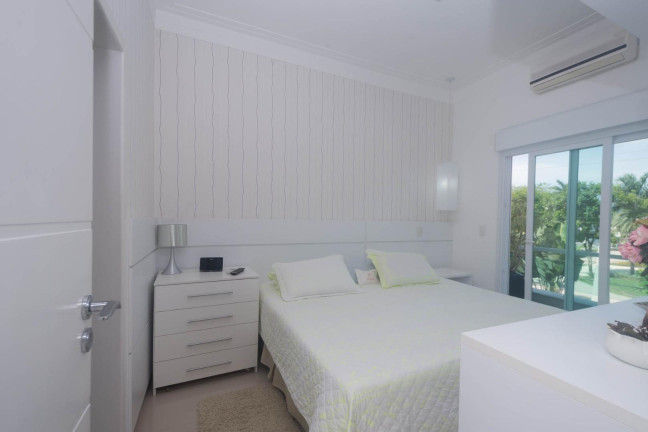 Imagem Imóvel com 7 Quartos à Venda, em Riviera - Bertioga Imagem Imóvel com 7 Quartos à Venda, em Riviera - Bertioga