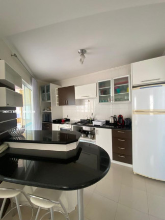Apartamento com 3 Quartos para Alugar, 138 m² em Meia Praia