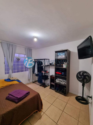 Imagem Casa com 4 Quartos à Venda, 190 m² em Novo Mundo - Curitiba Imagem Casa com 4 Quartos à Venda, 190 m² em Novo Mundo - Curitiba