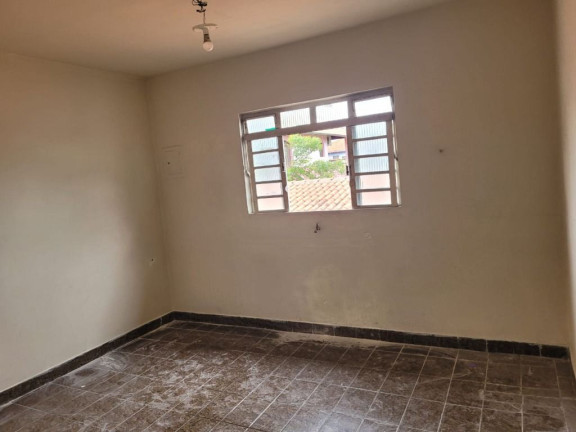 Imagem Sobrado com 3 Quartos à Venda, 273 m² em Vila Acoreana - Poá