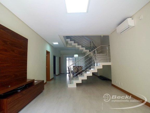 Imagem Casa com 3 Quartos à Venda, 314 m² em Floresta - Joinville Imagem Casa com 3 Quartos à Venda, 314 m² em Floresta - Joinville