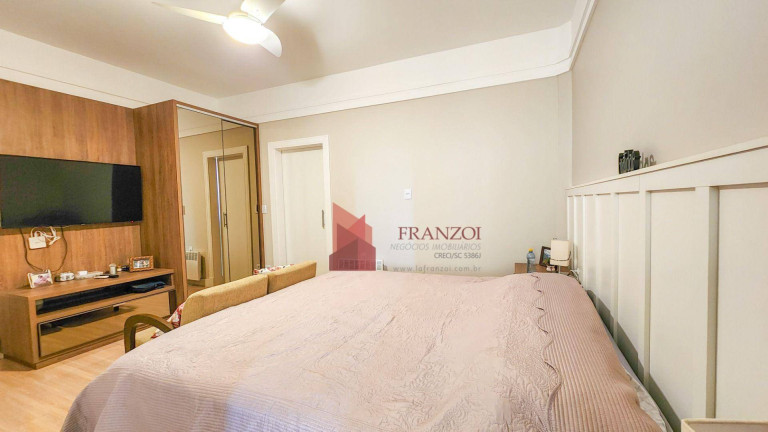 Imagem Apartamento com 4 Quartos à Venda, 236 m² em Centro - Itajaí Imagem Apartamento com 4 Quartos à Venda, 236 m² em Centro - Itajaí