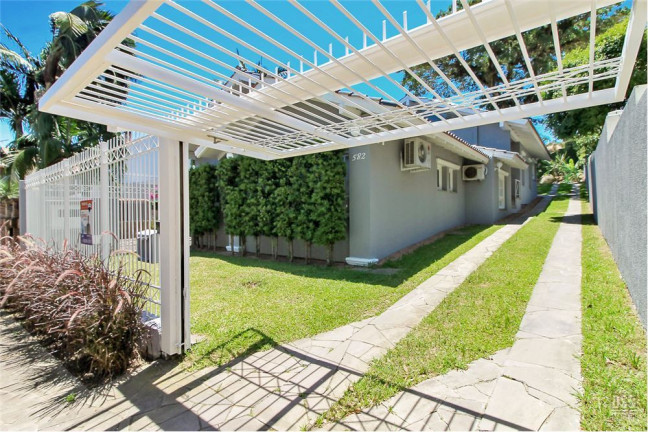 Imagem Casa com 3 Quartos à Venda, em Ipanema - Porto Alegre Imagem Casa com 3 Quartos à Venda, em Ipanema - Porto Alegre