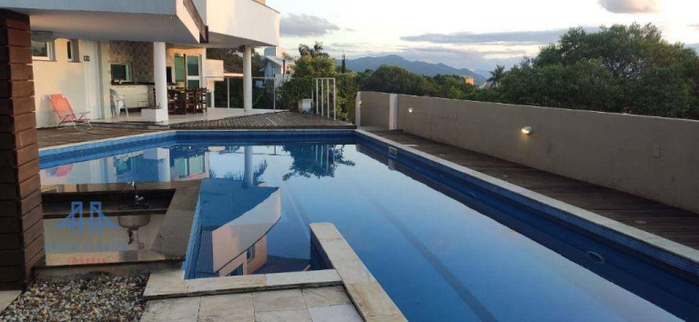 Imagem Casa com 4 Quartos à Venda, 510 m² em João Paulo - Florianópolis Imagem Casa com 4 Quartos à Venda, 510 m² em João Paulo - Florianópolis