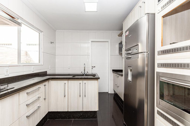 Imagem Sobrado com 4 Quartos à Venda, 170 m² em Uberaba - Curitiba Imagem Sobrado com 4 Quartos à Venda, 170 m² em Uberaba - Curitiba