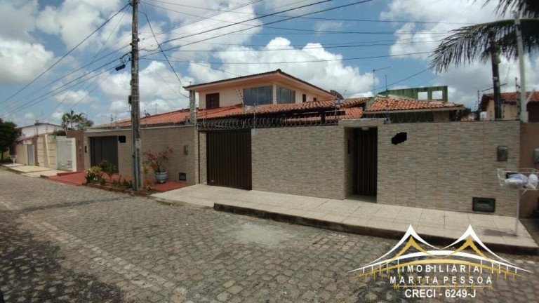 Casa com 3 Quartos à Venda, 250 m² em Emaus - Parnamirim