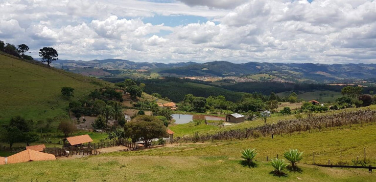 Imagem Chácara com 3 Quartos à Venda, 24.000 m² em Pedra Bela Imagem Chácara com 3 Quartos à Venda, 24.000 m² em Pedra Bela