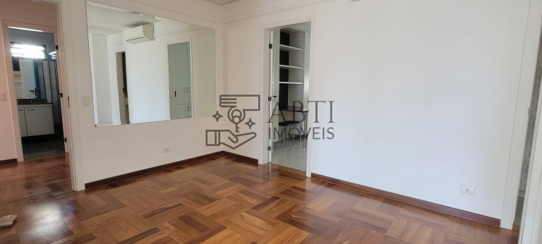 Imagem Apartamento com 4 Quartos à Venda, 135 m² em Moema - São Paulo