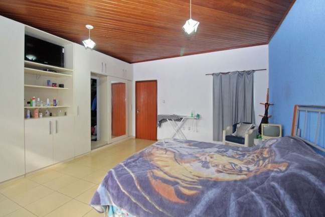 Imagem Casa com 5 Quartos à Venda,  em Sarandi - Porto Alegre