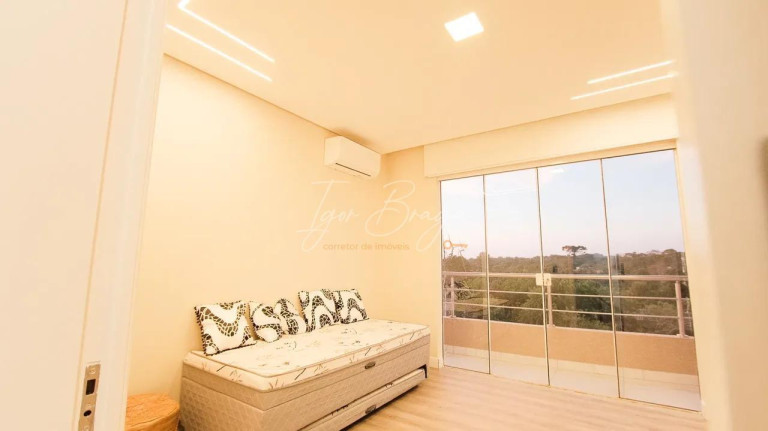 Imagem Casa com 3 Quartos à Venda, 363 m² em Butiatuvinha - Curitiba