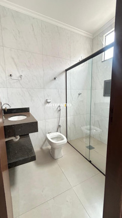 Imagem Casa com 4 Quartos à Venda, 300 m² Imagem Casa com 4 Quartos à Venda, 300 m²