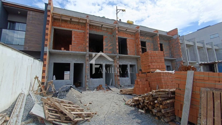 Imagem Casa com 2 Quartos à Venda, 68 m² em Santa Catarina - Joinville Imagem Casa com 2 Quartos à Venda, 68 m² em Santa Catarina - Joinville