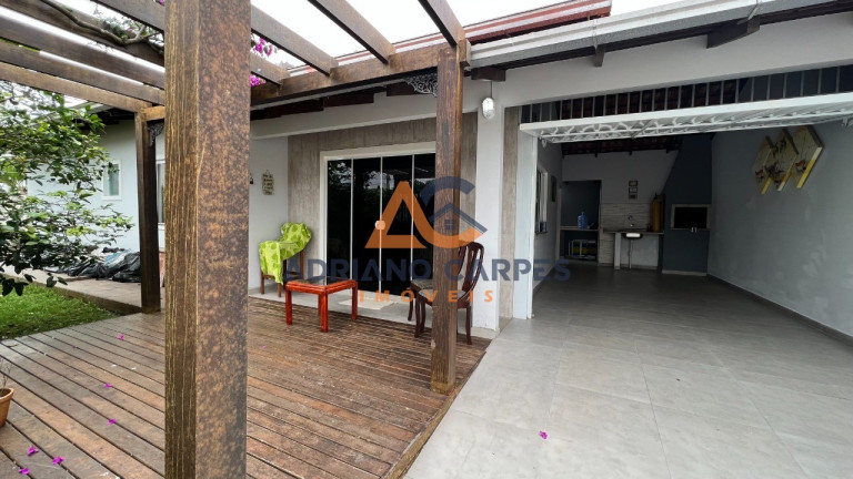 Imagem Casa com 3 Quartos à Venda, 107 m² em Itacolomi - Balneário Piçarras Imagem Casa com 3 Quartos à Venda, 107 m² em Itacolomi - Balneário Piçarras