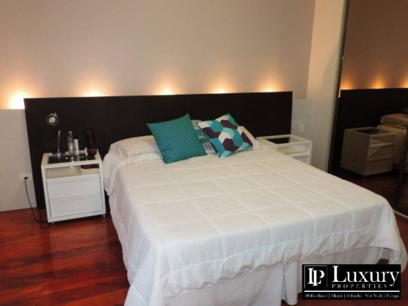 Imagem Casa com 5 Quartos à Venda, 400 m² em Vila Madalena - São Paulo Imagem Casa com 5 Quartos à Venda, 400 m² em Vila Madalena - São Paulo