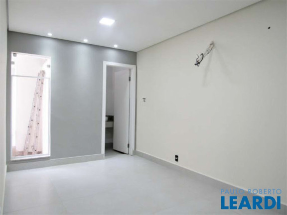 Imagem Sobrado com 9 Quartos à Venda, 250 m² em Centro - Santo André Imagem Sobrado com 9 Quartos à Venda, 250 m² em Centro - Santo André